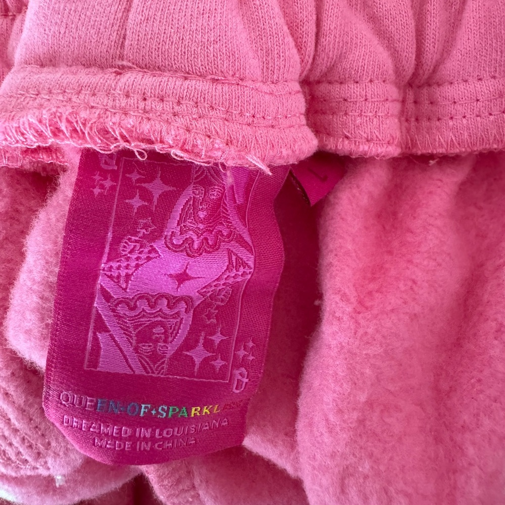 QUEEN OF SPARKLES Hot Pink Medium Skin Santa Short Size Large NEW - Picture 4 of 4